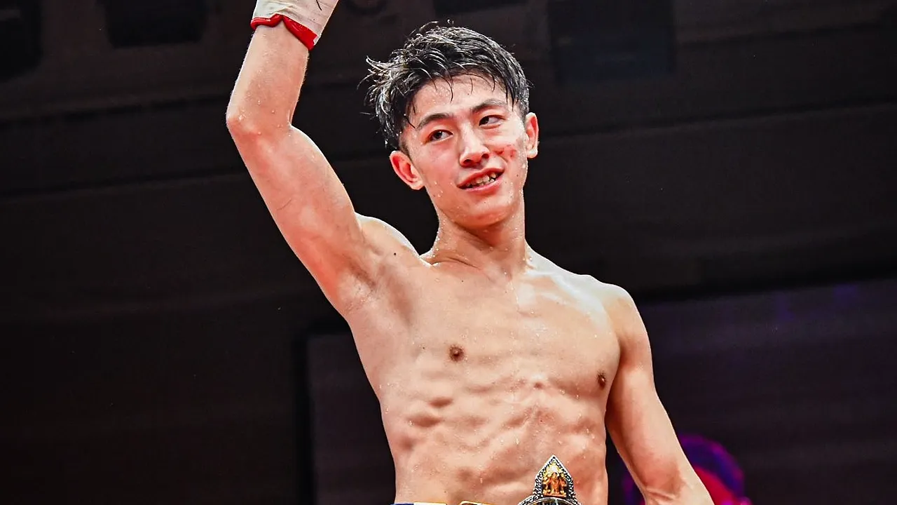 Nadaka Yoshinari Makes Three-Division Rajadamnern Champion