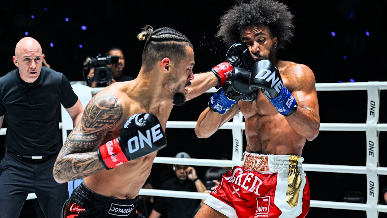 Regian Eersel lands left hook.